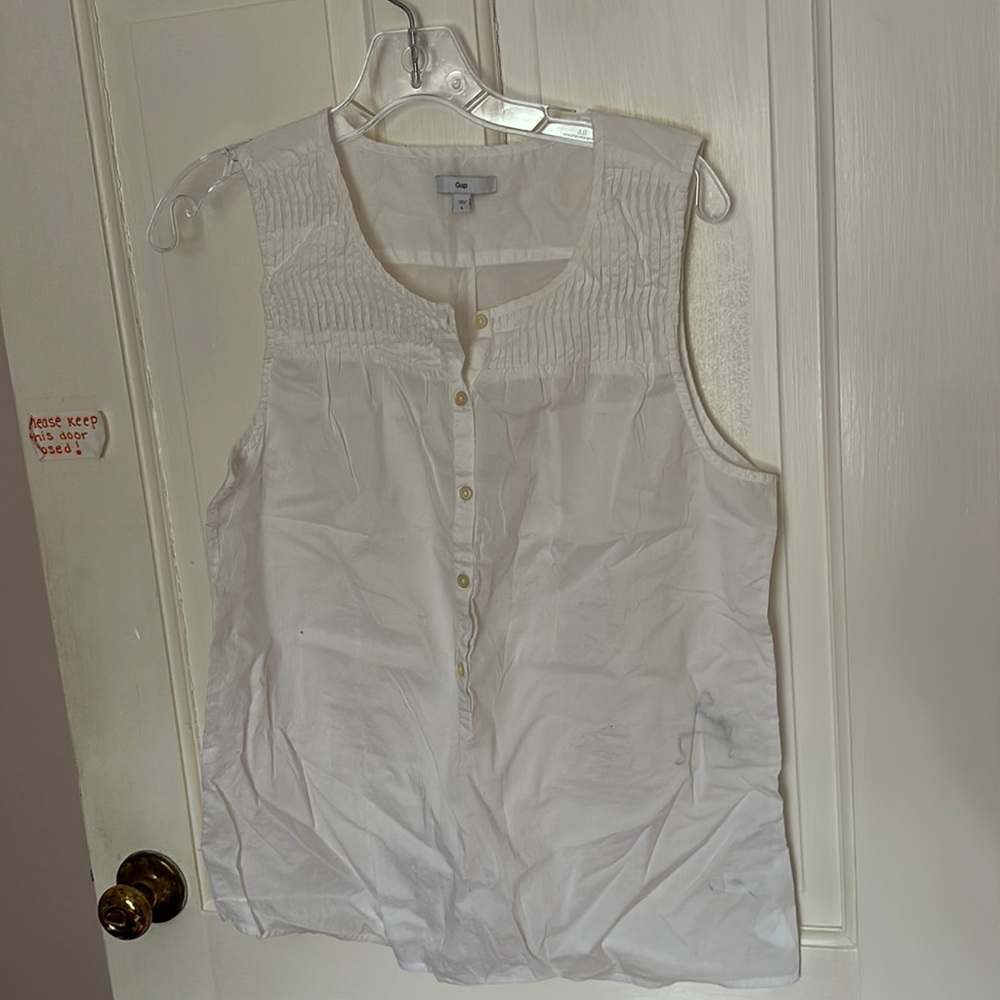 Gap white tank